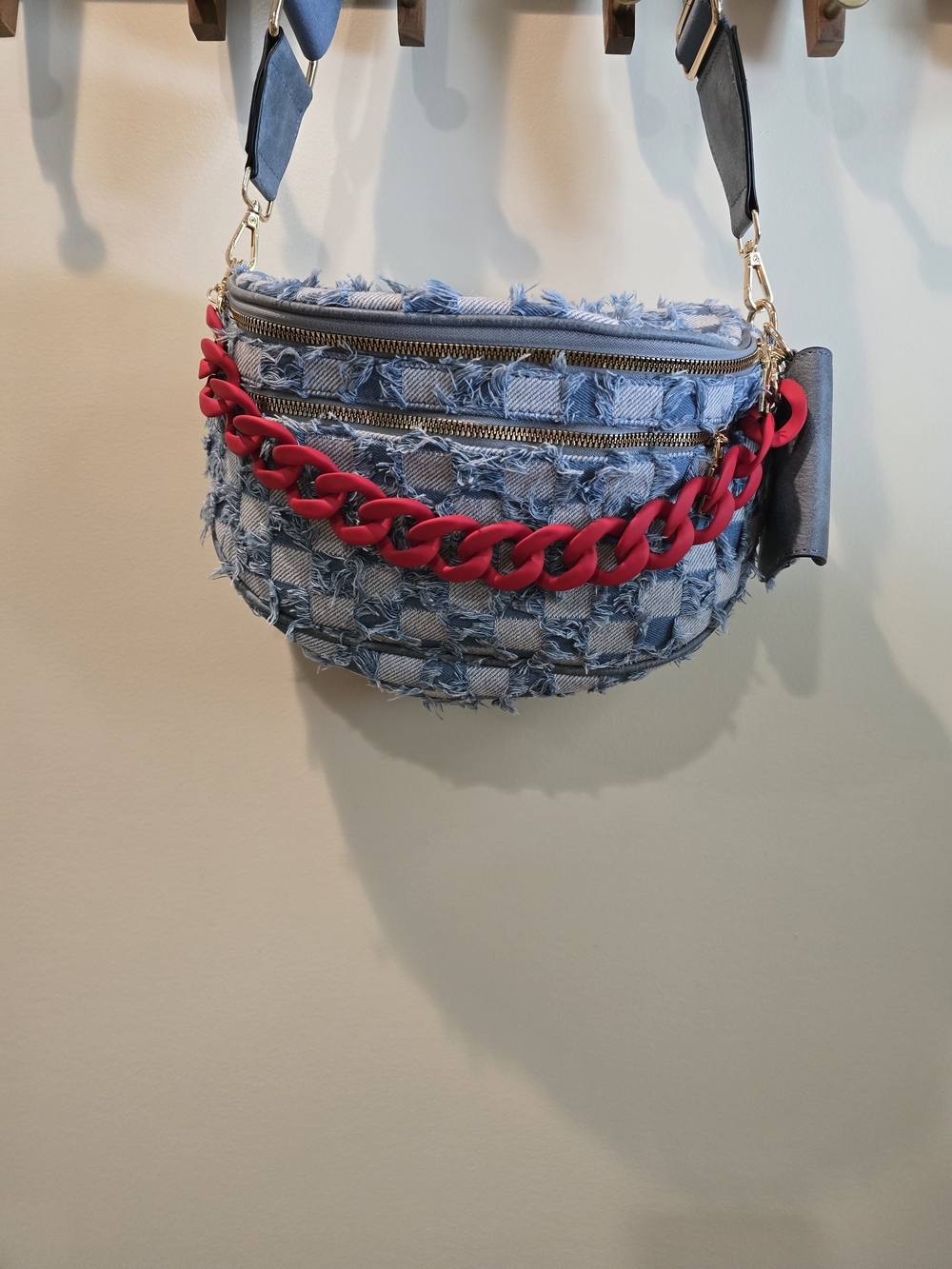 🔥 NWOT  Frayed Denim Crossbody Bag with Red Chain Accent